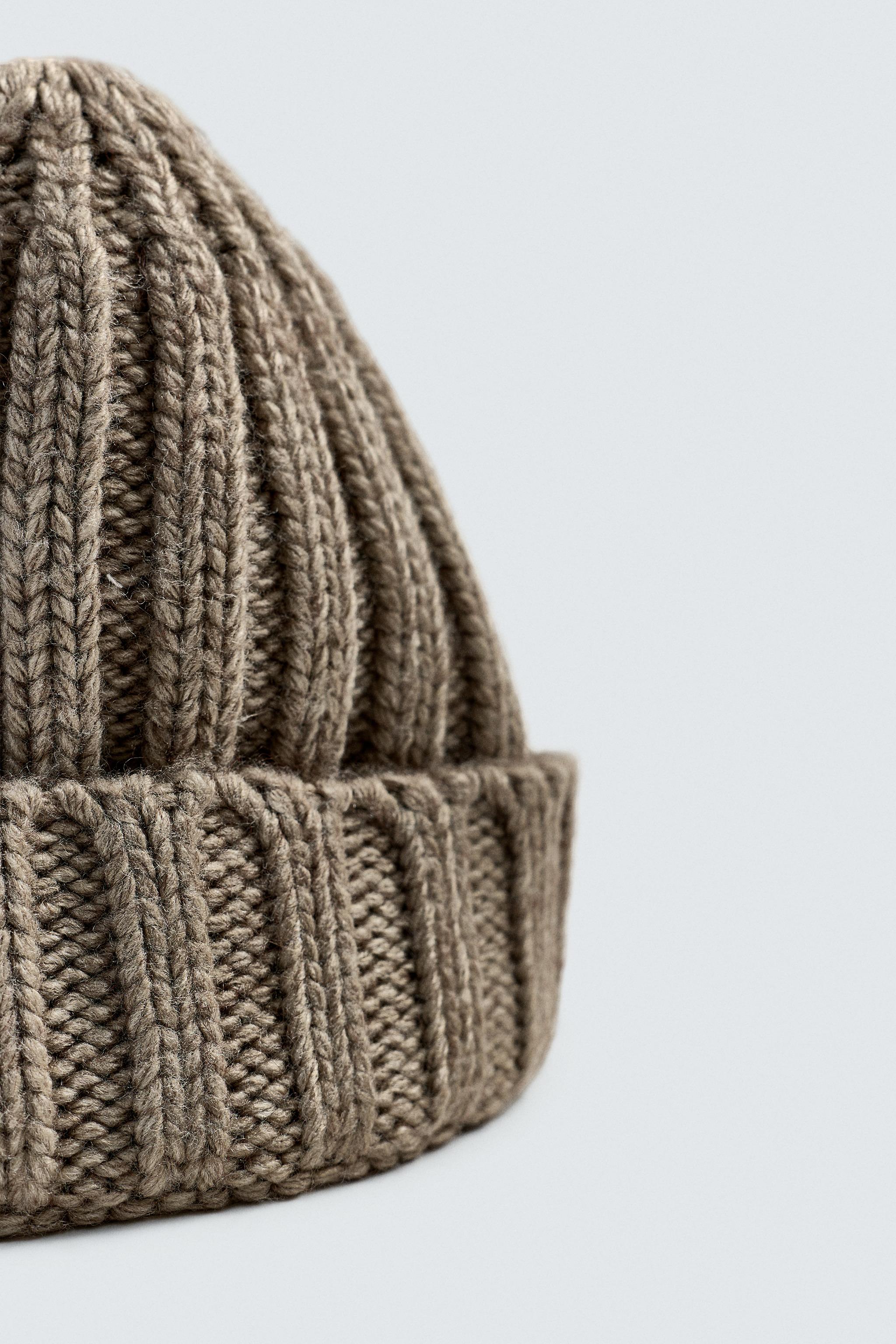 RIBBED BEANIE